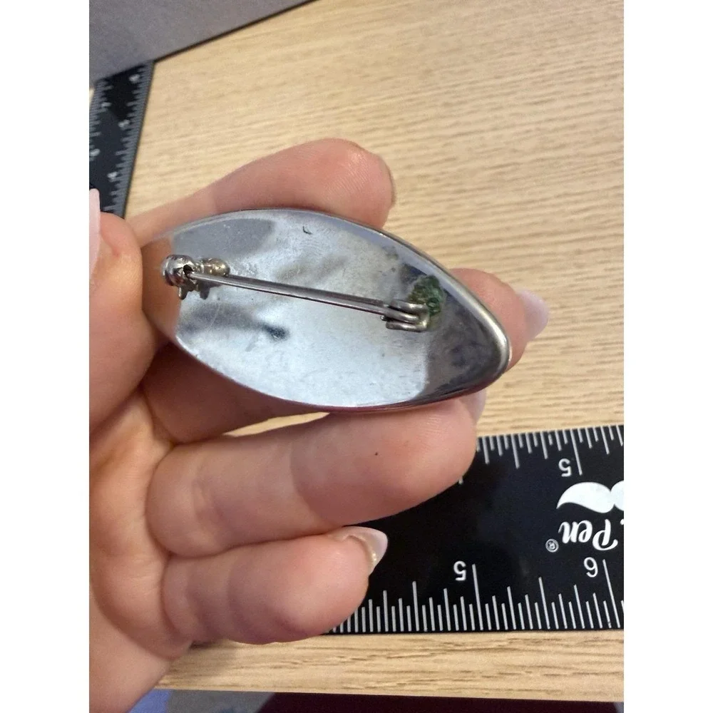 The Unbranded Brand oval enamel